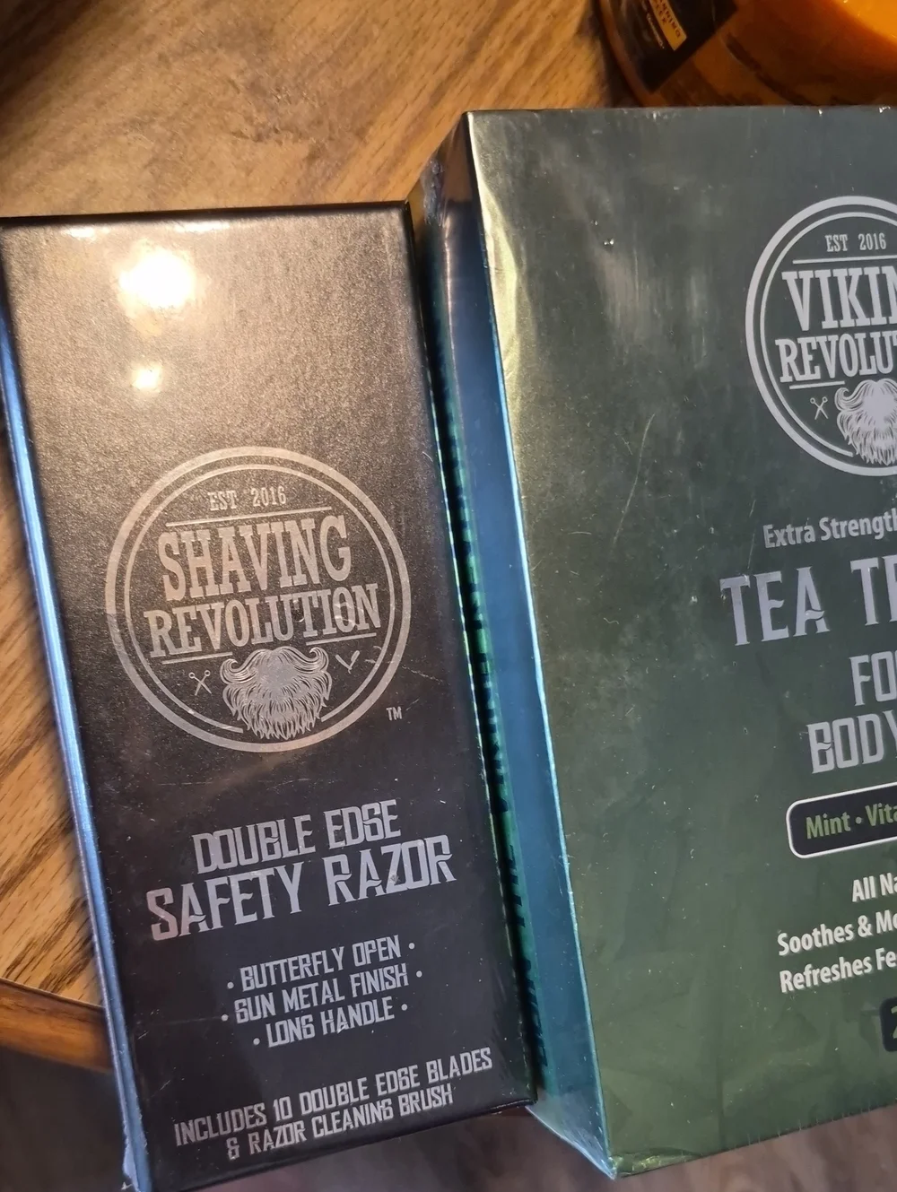 Viking Revolution Shaving Revolution Double Edge Safety Razor Green Tea Wash Nwt